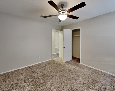 4941 Water Ridge Lane - Photo Thumbnail 13