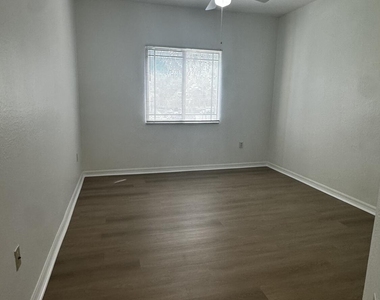 2725 Anzio Court - Photo Thumbnail 16