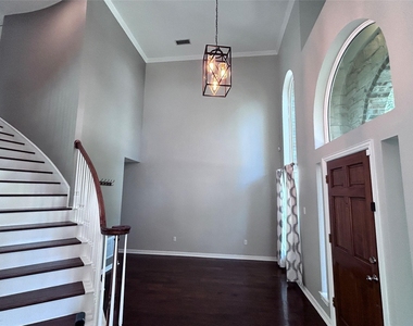 2634 Lakeforest Court - Photo Thumbnail 5