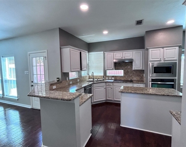 2634 Lakeforest Court - Photo Thumbnail 11