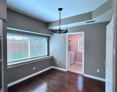 2634 Lakeforest Court - Photo Thumbnail 13