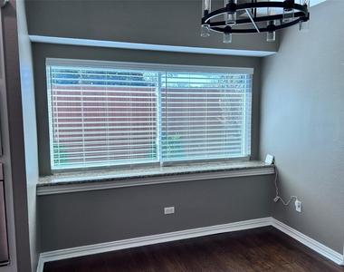 2634 Lakeforest Court - Photo Thumbnail 14