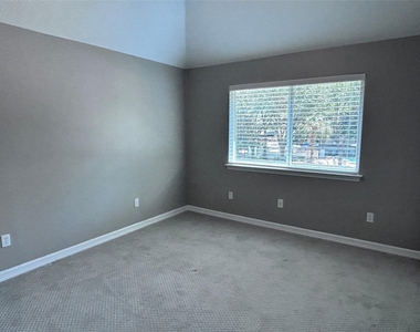 2634 Lakeforest Court - Photo Thumbnail 23