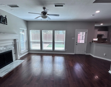 2634 Lakeforest Court - Photo Thumbnail 8