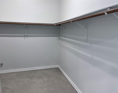 2634 Lakeforest Court - Photo Thumbnail 30