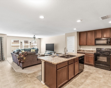 2929 Spotted Fawn Drive - Photo Thumbnail 6