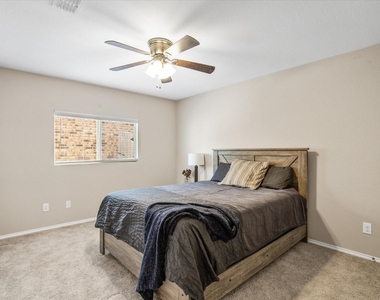 2929 Spotted Fawn Drive - Photo Thumbnail 18