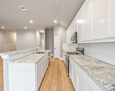102 Clover Circle - Photo Thumbnail 15