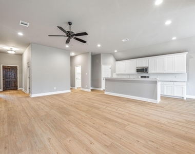 102 Clover Circle - Photo Thumbnail 10