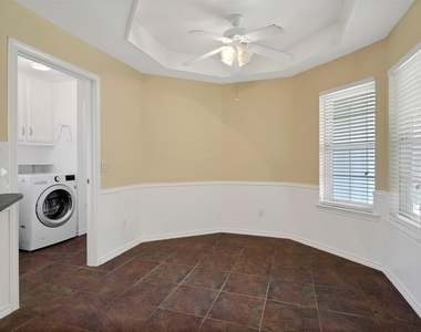 2207 Glen Forest Lane - Photo Thumbnail 2