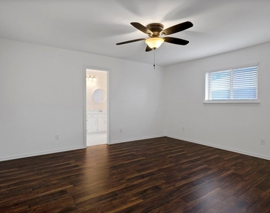 2207 Glen Forest Lane - Photo Thumbnail 9
