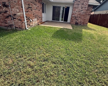 4817 Sprucewood Lane - Photo Thumbnail 15