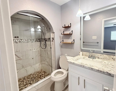 4817 Sprucewood Lane - Photo Thumbnail 9