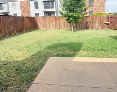 4817 Sprucewood Lane - Photo Thumbnail 14