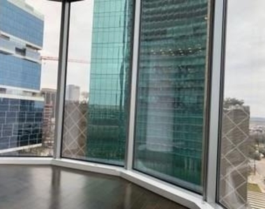 2900 Mckinnon Street - Photo Thumbnail 3