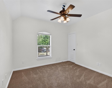 509 Heath Lane - Photo Thumbnail 10