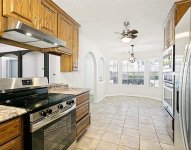 1117 S Thornbush Circle - Photo Thumbnail 2
