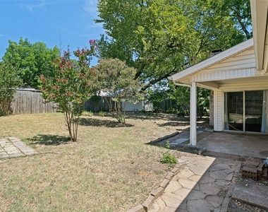 1117 S Thornbush Circle - Photo Thumbnail 12
