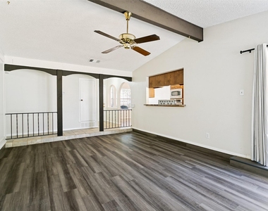1117 S Thornbush Circle - Photo Thumbnail 4