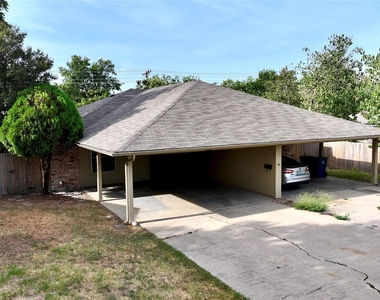 1505 Bellaire Drive - Photo Thumbnail 2