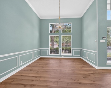 247 Park Valley Drive - Photo Thumbnail 5