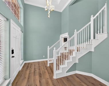 247 Park Valley Drive - Photo Thumbnail 3