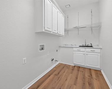 247 Park Valley Drive - Photo Thumbnail 24