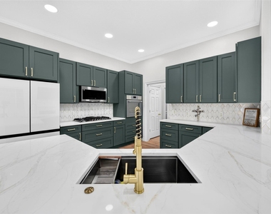 247 Park Valley Drive - Photo Thumbnail 14