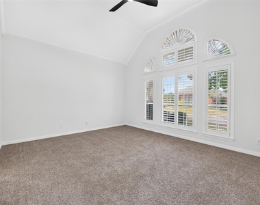 247 Park Valley Drive - Photo Thumbnail 17