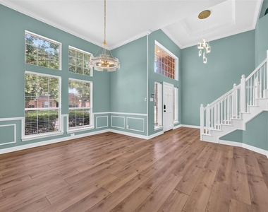 247 Park Valley Drive - Photo Thumbnail 4