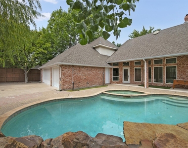 247 Park Valley Drive - Photo Thumbnail 31