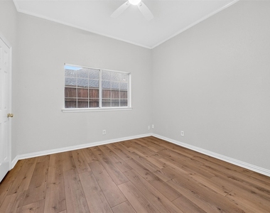 247 Park Valley Drive - Photo Thumbnail 22