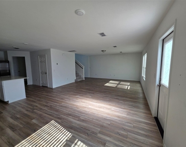 837 Breakwater Drive - Photo Thumbnail 4