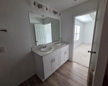 837 Breakwater Drive - Photo Thumbnail 16