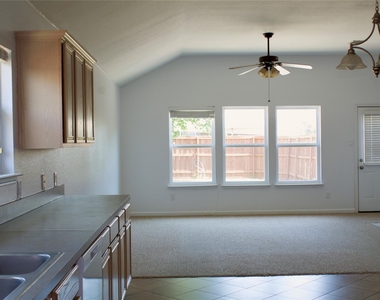 104 Cobblestone Drive - Photo Thumbnail 10