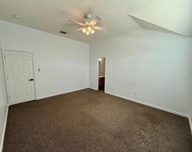104 Cobblestone Drive - Photo Thumbnail 19