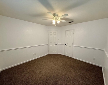 104 Cobblestone Drive - Photo Thumbnail 14