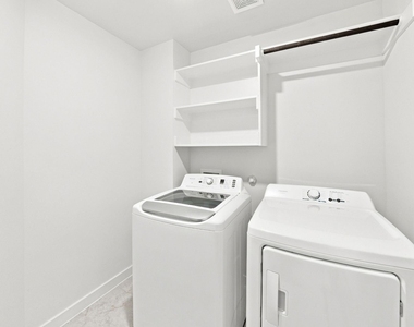 702 Woodford Way - Photo Thumbnail 13