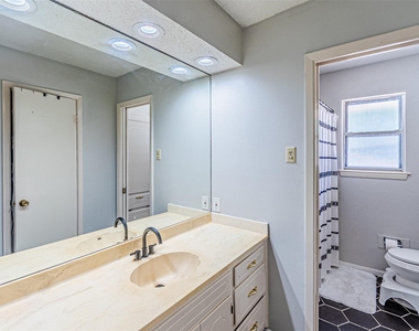 4117 Aragon Drive - Photo Thumbnail 16