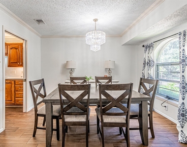 4117 Aragon Drive - Photo Thumbnail 4