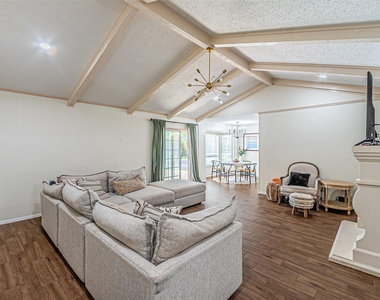 4117 Aragon Drive - Photo Thumbnail 8