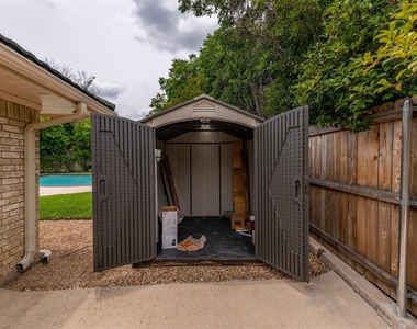 4117 Aragon Drive - Photo Thumbnail 29