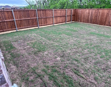 1521 Vattier Street - Photo Thumbnail 17