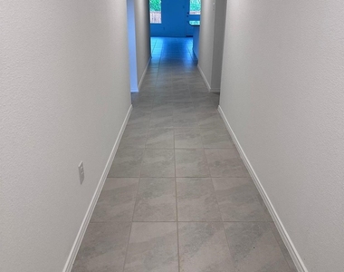 1521 Vattier Street - Photo Thumbnail 2