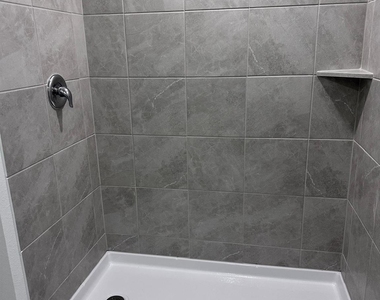 1521 Vattier Street - Photo Thumbnail 4