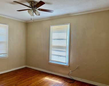 2225 N Shannon Street - Photo Thumbnail 8