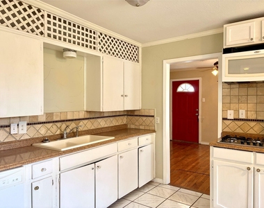 2225 N Shannon Street - Photo Thumbnail 2