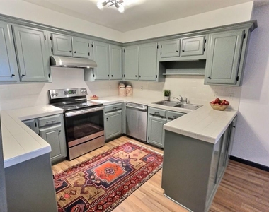 316 Town Park Road - Photo Thumbnail 7