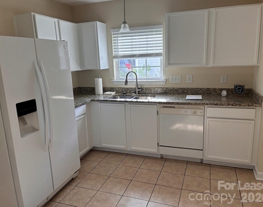 10440 Wilson Glen Drive - Photo Thumbnail 2