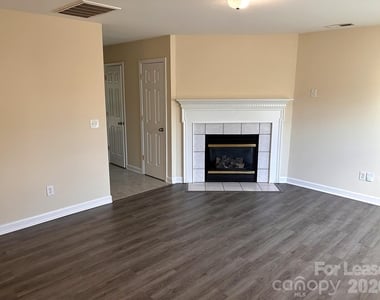 10440 Wilson Glen Drive - Photo Thumbnail 4